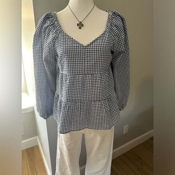 Old Navy Ruffled Top - Picture 5 of 8